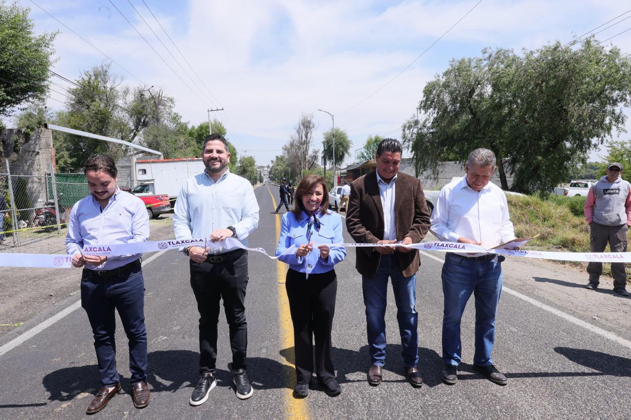 Entrega gobernadora rehabilitación de vialidad en Nativitas